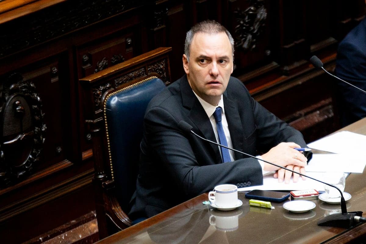 Manuel Adorni: el jefe de Gabinete de Milei dice que ocultó medio millón de dólares al fisco  | EL PAÍS Argentina