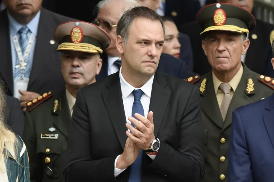 El jefe de Gabinete de Argentina pagó 245.000 dólares en efectivo por obras en una casa no declarada, según testigo