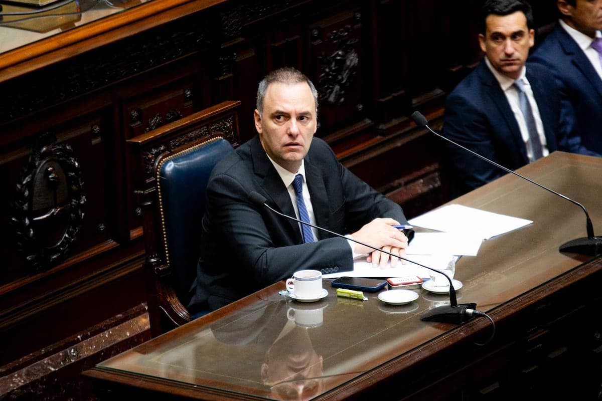 El Gobierno de Milei bloquea un intento de interpelar a su jefe de Gabinete en el Congreso | EL PAÍS Argentina